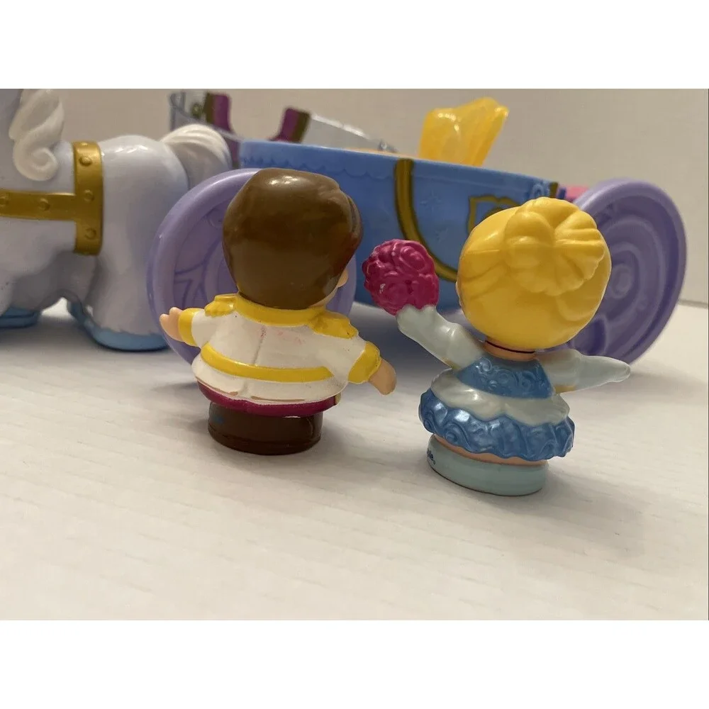 Fisher Price Little People Cinderella Carriage Lights & Sounds Works & 2 Figures